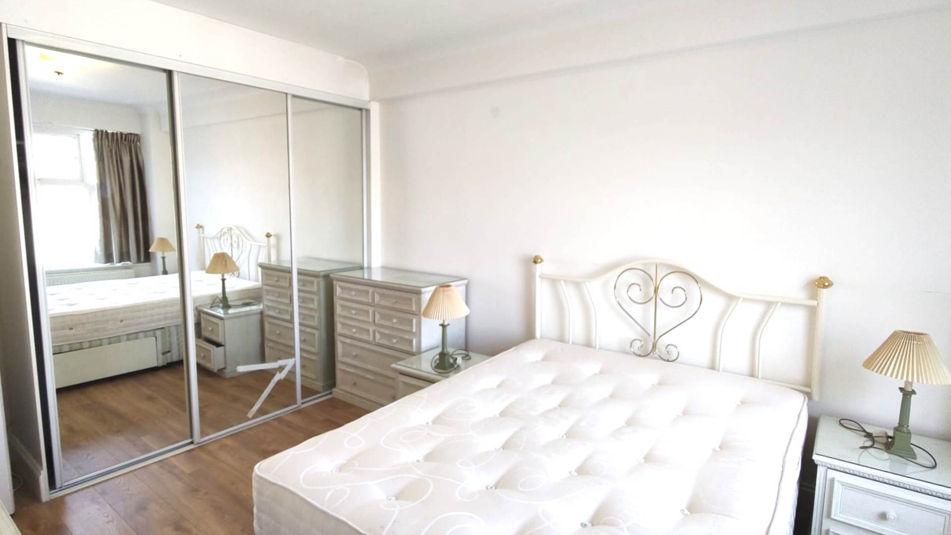 London NW3 5DP 2 bed flat rental property internal/external image-6