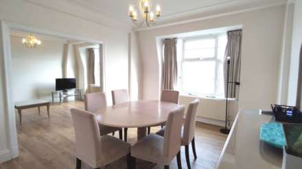 2 bed flat to rent in London NW3