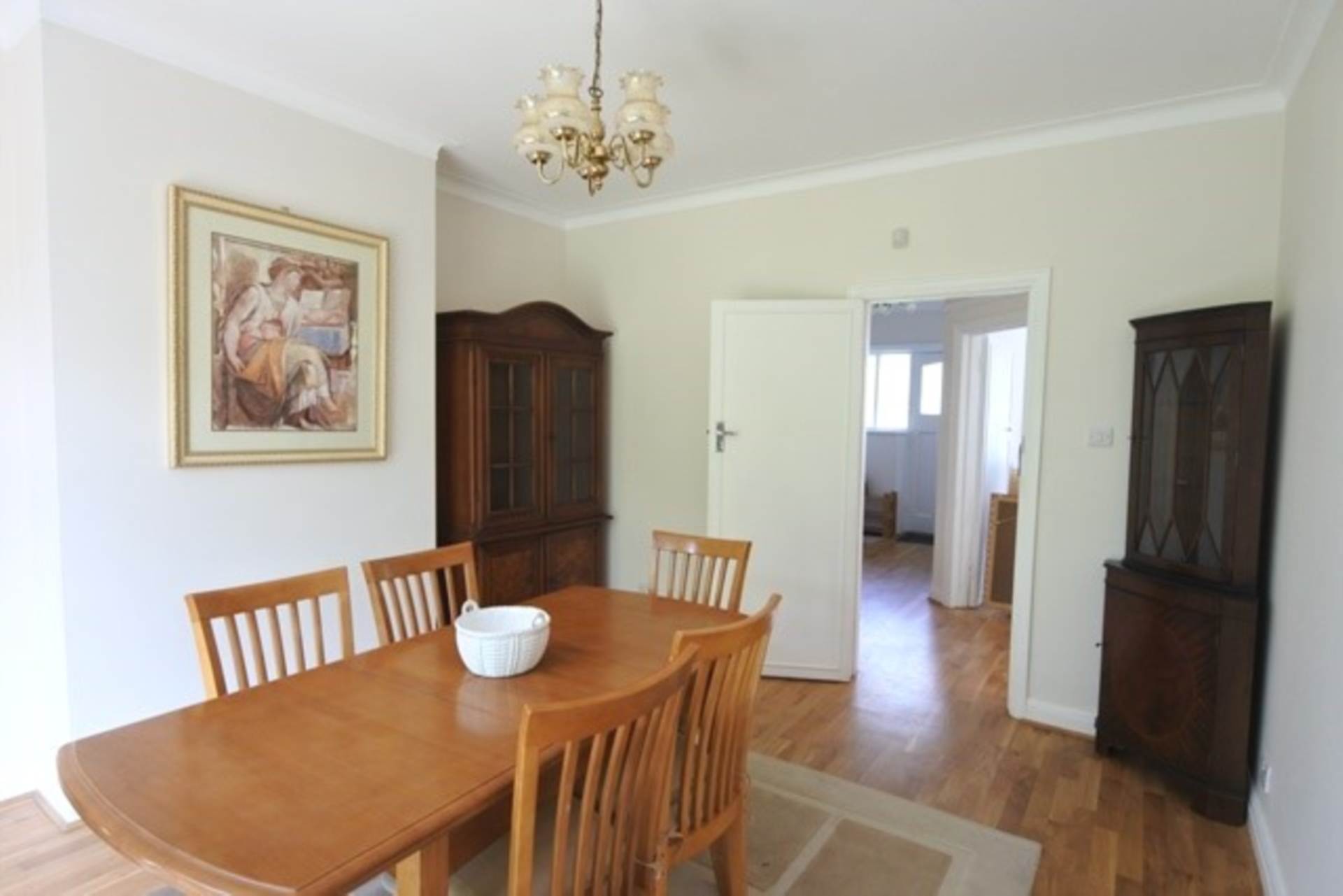 London N20 8HJ 3 bed semi-detached rental property internal/external image-2