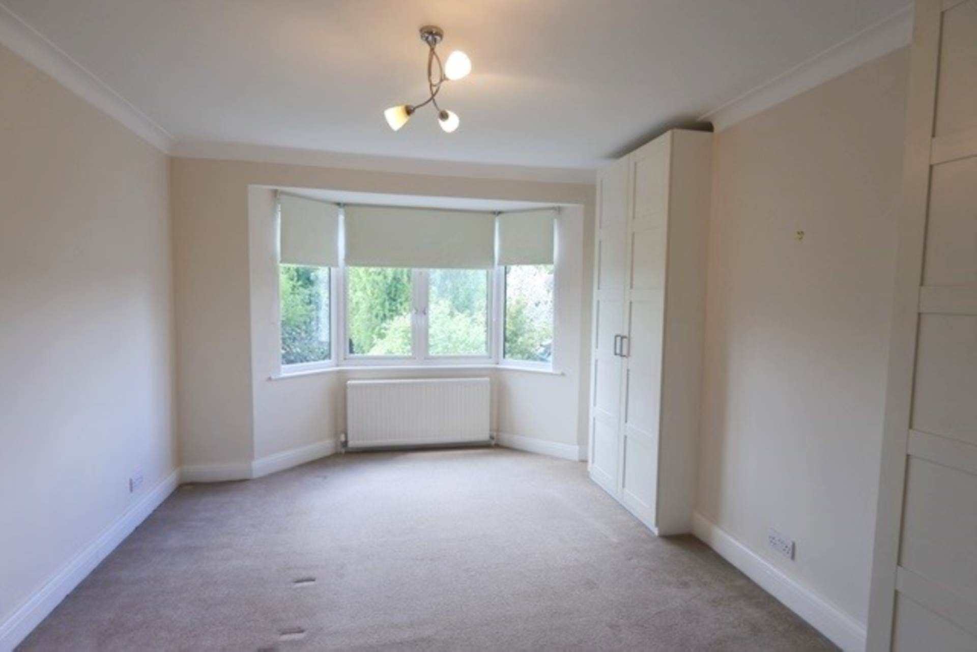 London N20 8HJ 3 bed semi-detached rental property internal/external image-6