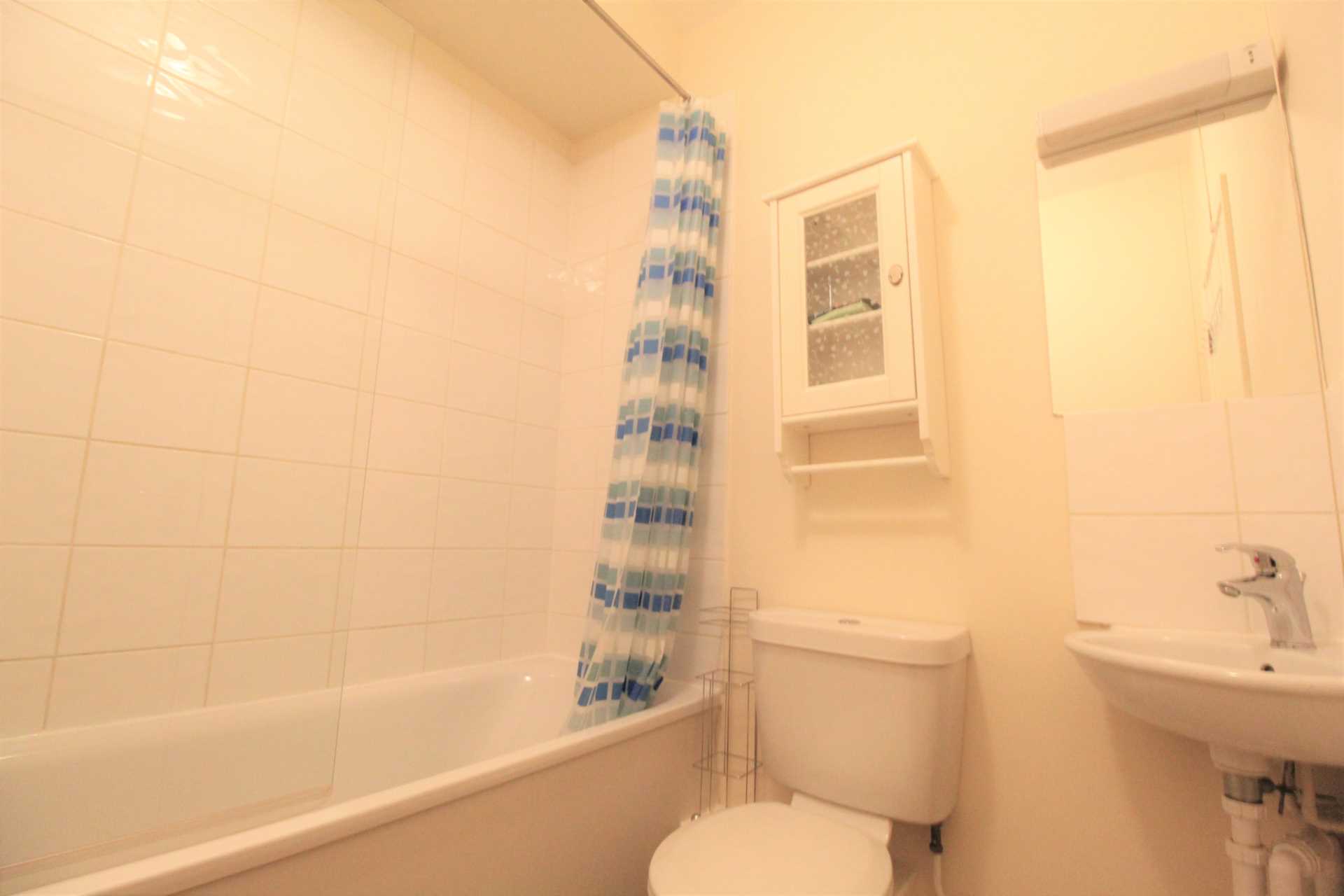 London N1 9BU 1 bed flat rental property internal/external image-5