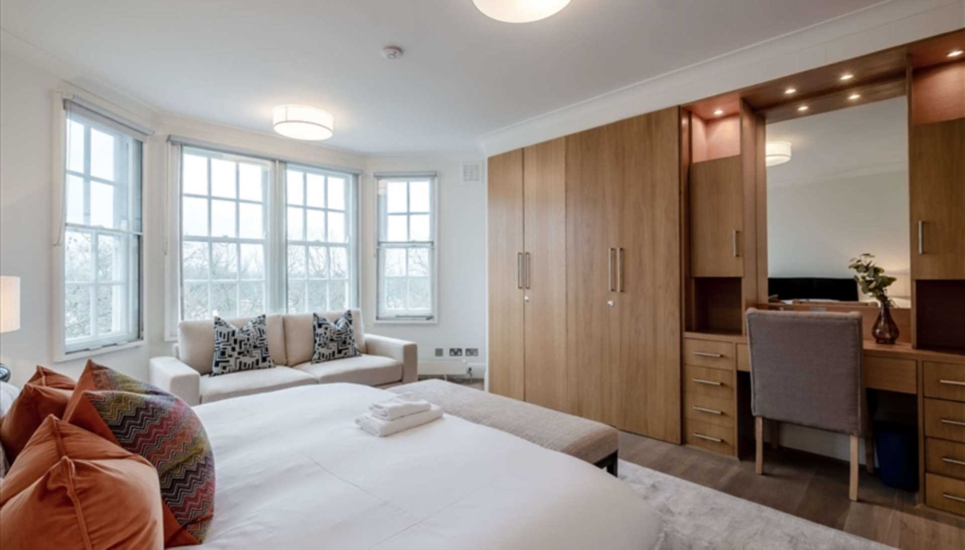 London NW8 7HY 4 bed flat rental property internal/external image-8