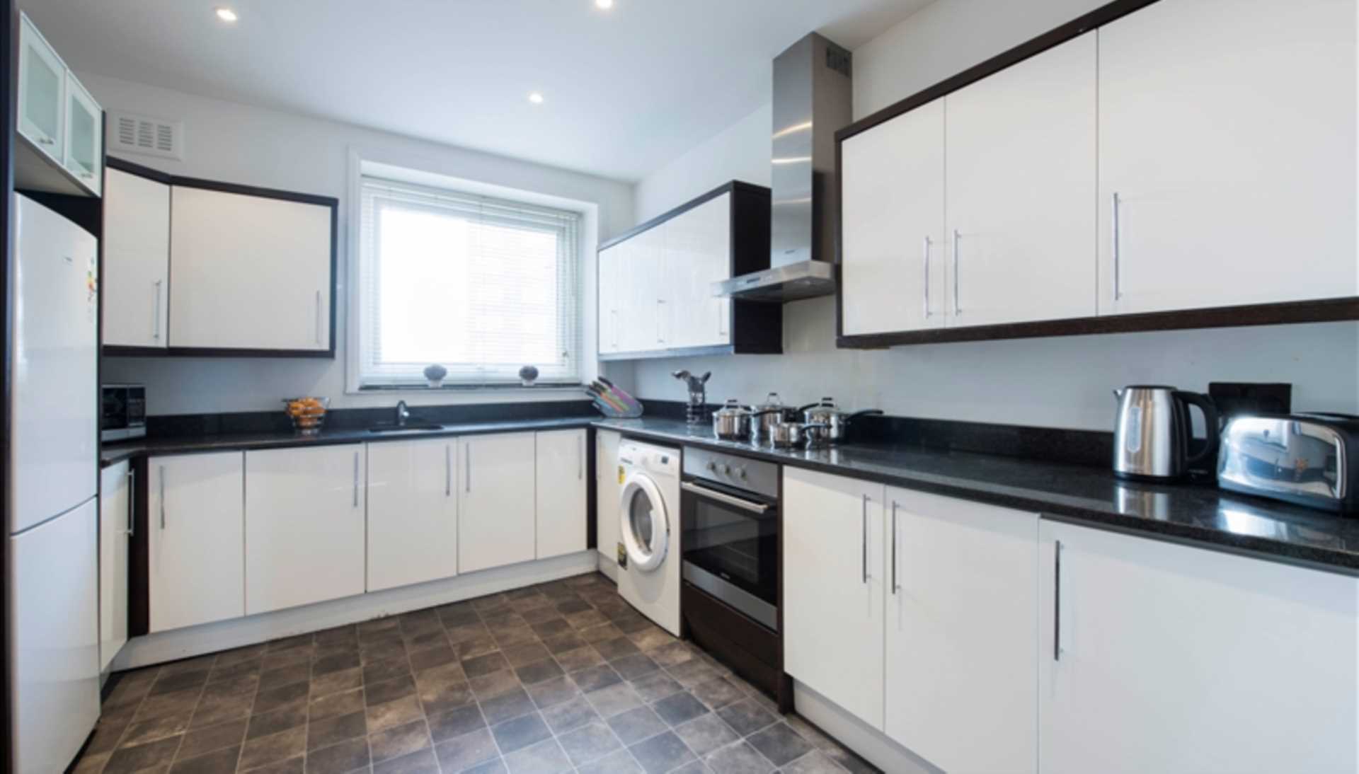 London NW8 7HY 5 bed penthouse rental property internal/external image-1