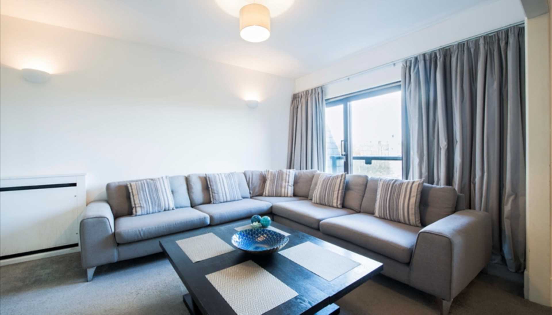 London NW8 7HY 5 bed penthouse rental property internal/external image-2