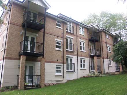 2 Bedroom Apartment, Adrian Close, Boxmoor, Hemel Hempstead