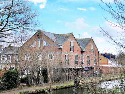 Union Court, Berkhamsted, Image 1