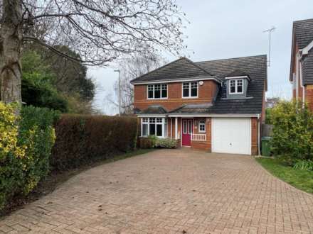 5 Bedroom Detached, Trenchard Avenue, Wendover