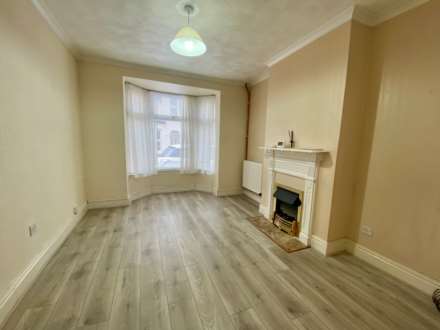 Queens Park, Aylesbury, Image 3