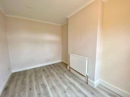 Queens Park, Aylesbury, Image 8