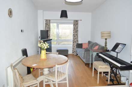 White Hill Court, Berkhamsted, Image 2