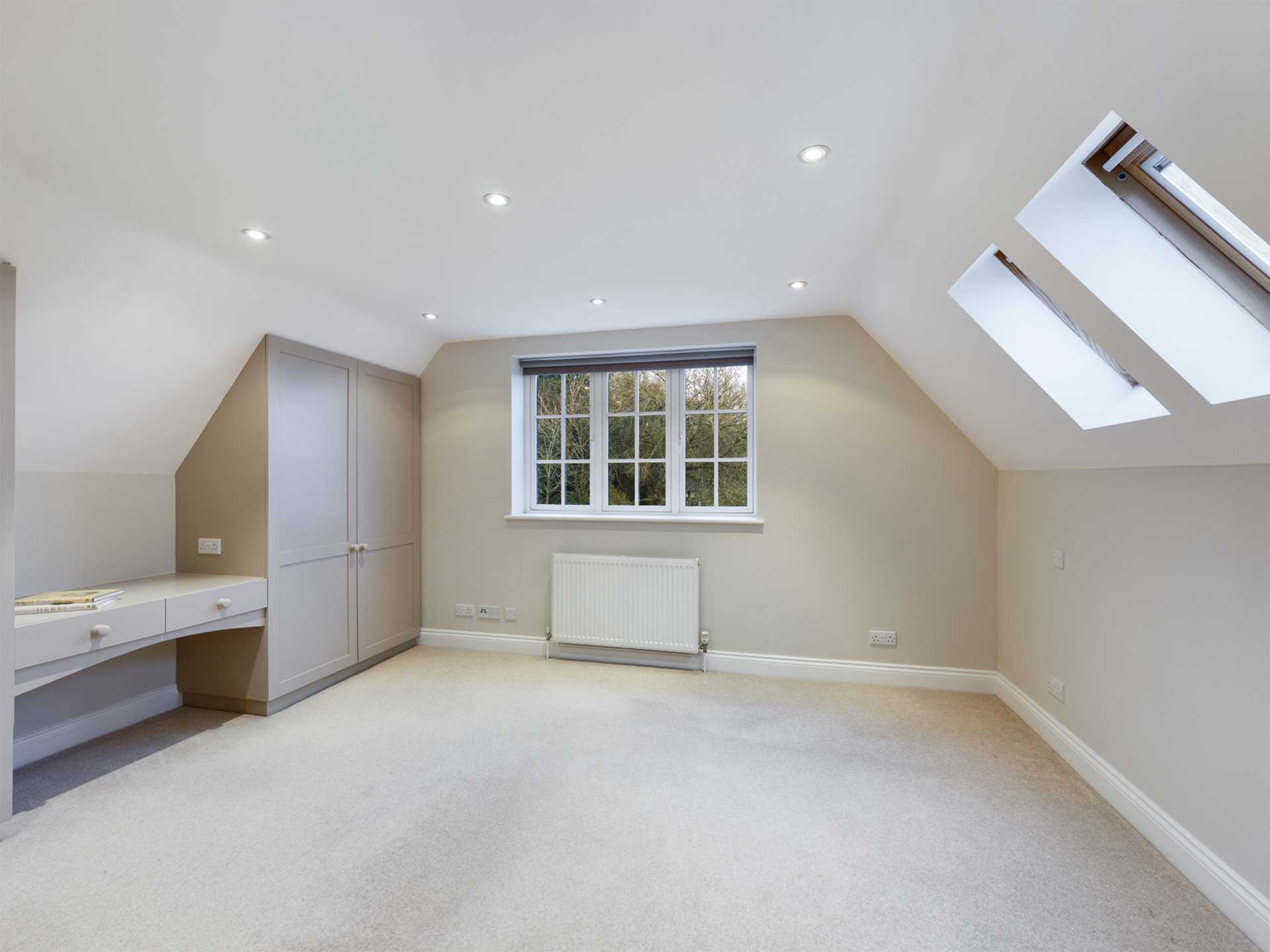 Toms Hill, Aldbury, Nr Tring, Hertfordshire., Image 12