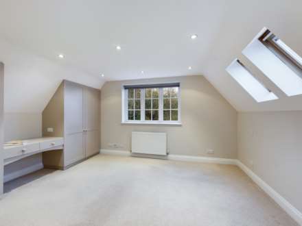 Toms Hill, Aldbury, Nr Tring, Hertfordshire., Image 12