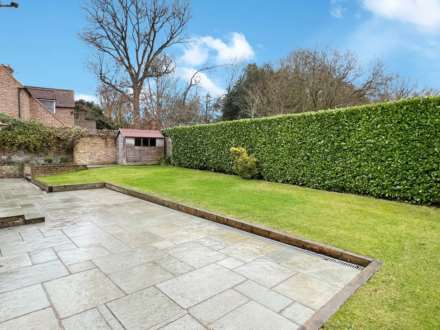 Toms Hill, Aldbury, Nr Tring, Hertfordshire., Image 14