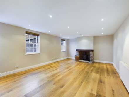 Toms Hill, Aldbury, Nr Tring, Hertfordshire., Image 6