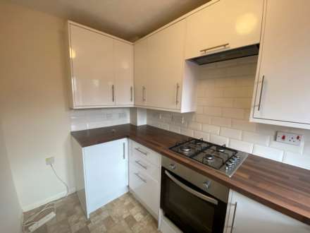 Lark Vale, Watermead, Aylesbury, Buckinghamshire., Image 3