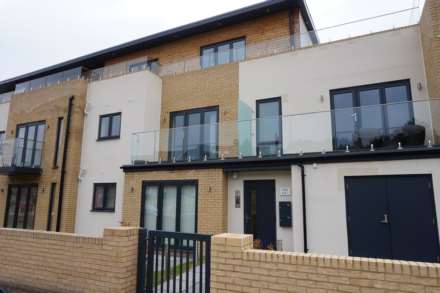 2 Bedroom Apartment, Leinster Court, Beechfield Road