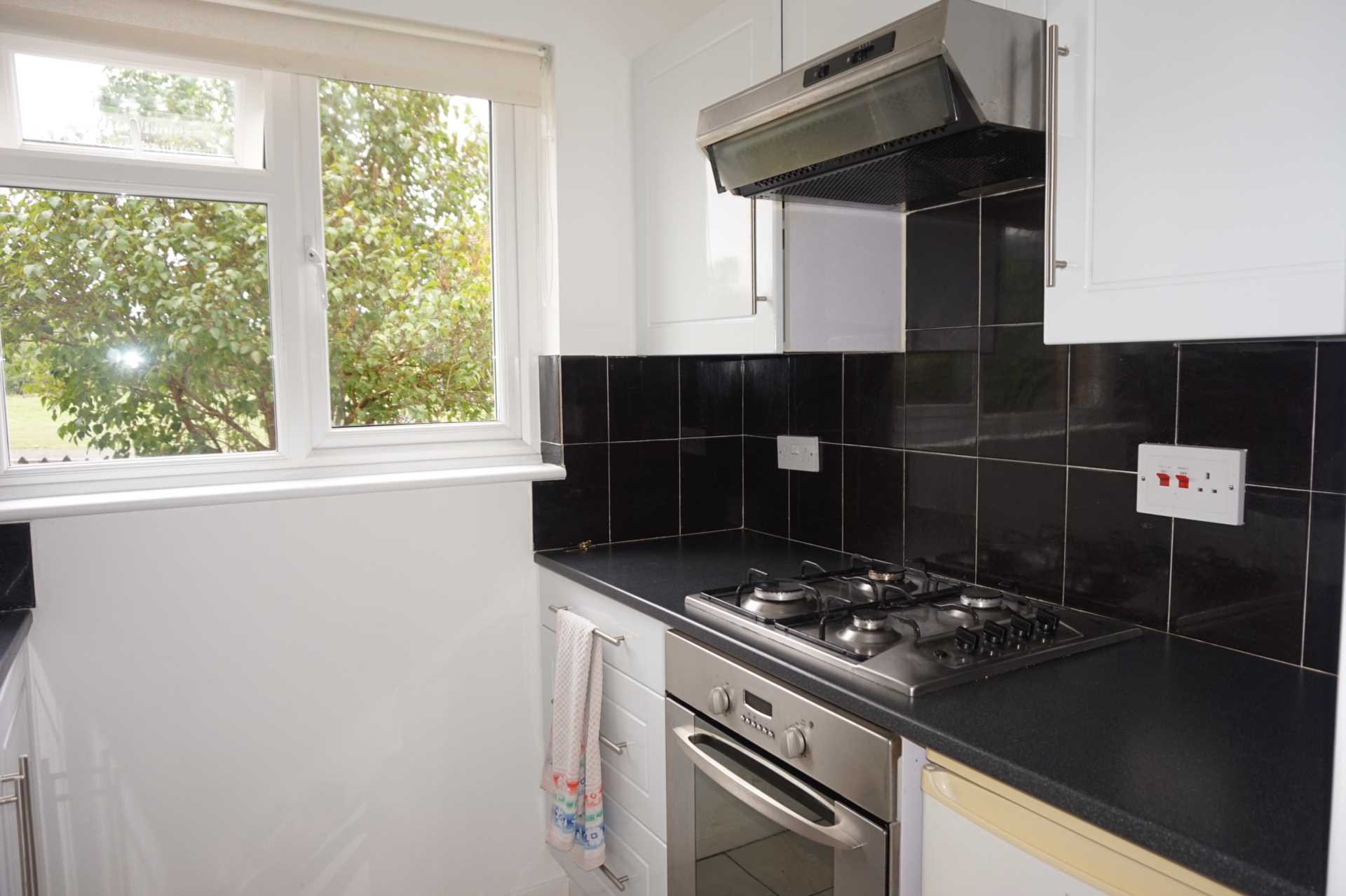 Meadow Way, Aylesbury, Image 3