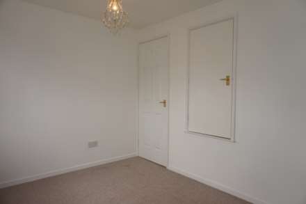 Meadow Way, Aylesbury, Image 7
