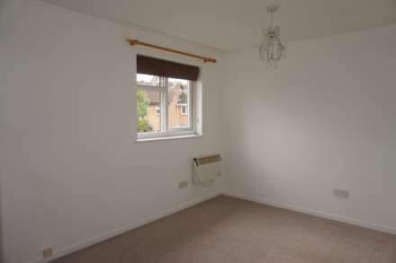 Meadow Way, Aylesbury, Image 8