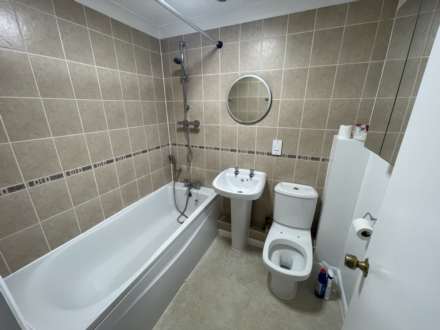 Cleveland Place, Aylesbury, Image 7