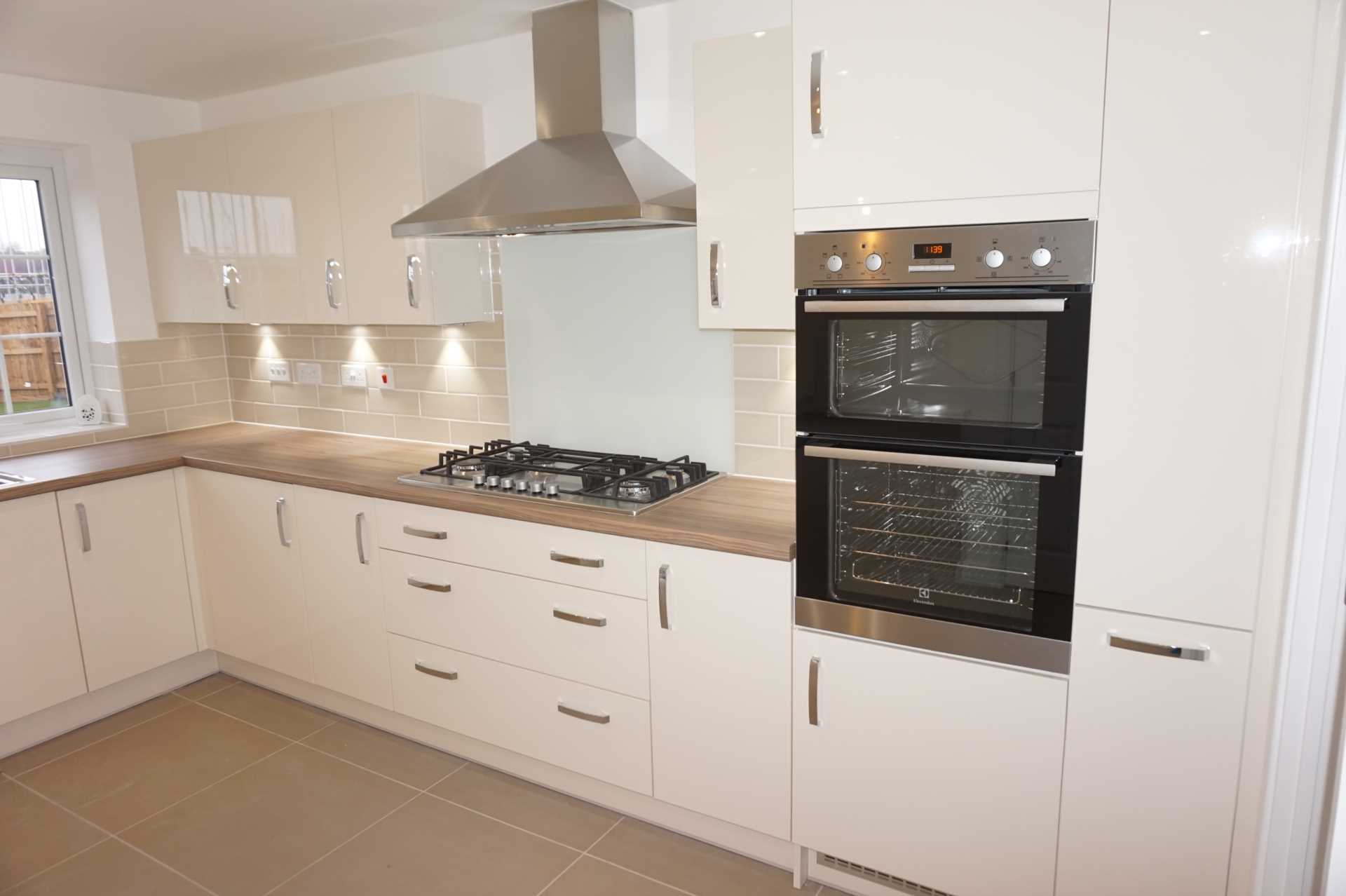 Lamport Crescent, Brooklands, Milton Keynes., Image 2