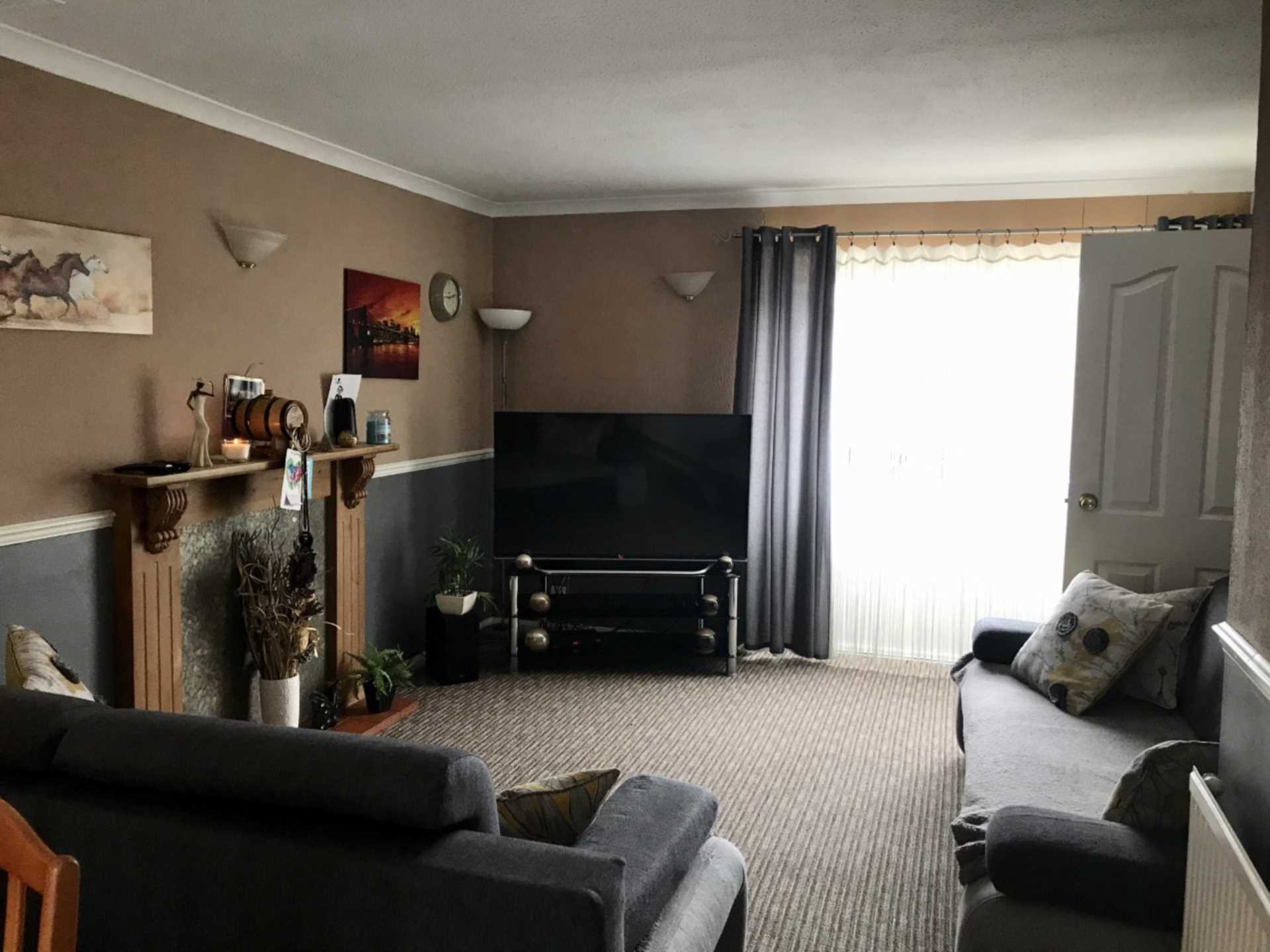 Fairfax Crescent, Aylesbury, Image 4