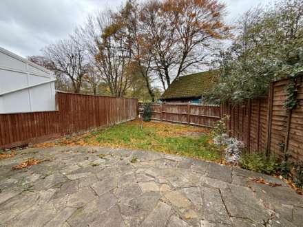 Fairfax Crescent, Aylesbury, Image 11