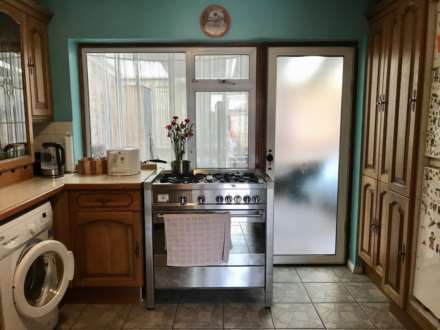 Fairfax Crescent, Aylesbury, Image 2