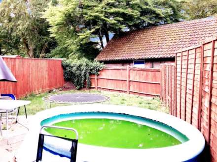 Fairfax Crescent, Aylesbury, Image 6