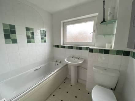 Bakers Walk, Weston Turville, Image 6