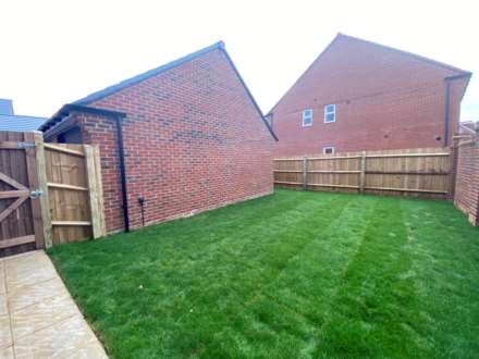 Portland Close, Kingsbrook, Image 10