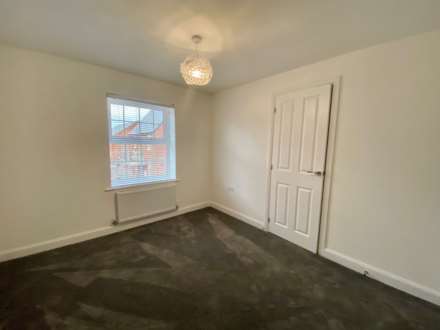 Portland Close, Kingsbrook, Image 8