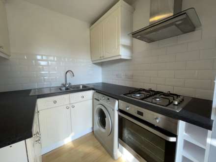 Howard Agne Close, Bovingdon, Image 4