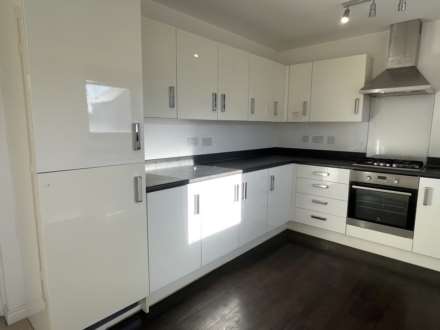 Countess Way, Broughton, Milton Keynes, Image 4