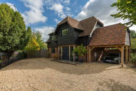 Aylesbury Road, Aston Clinton