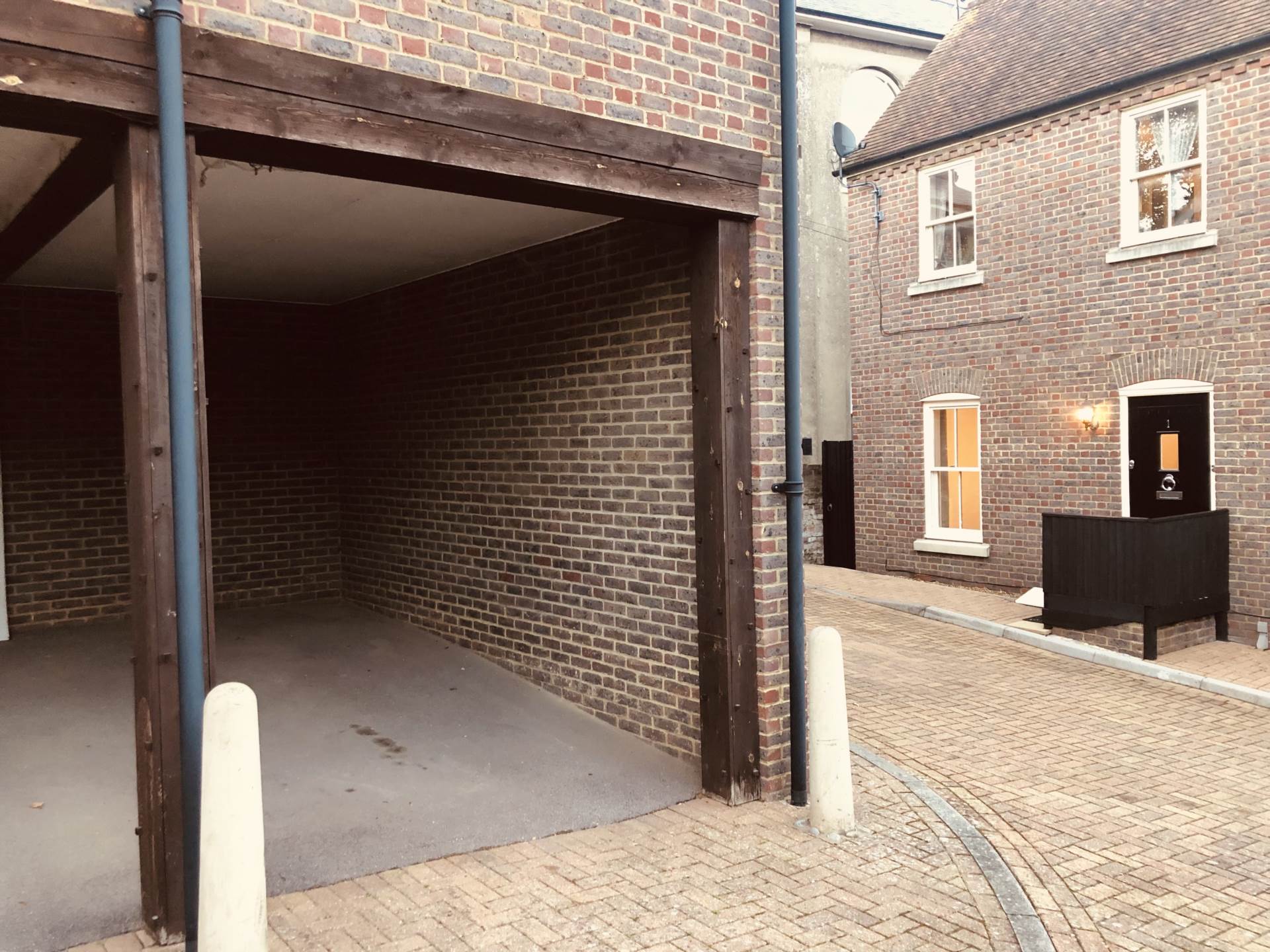 Harrow Yard, Akeman Street, Image 9