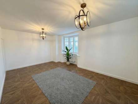 Cheddington Grove, Broughton, Image 2