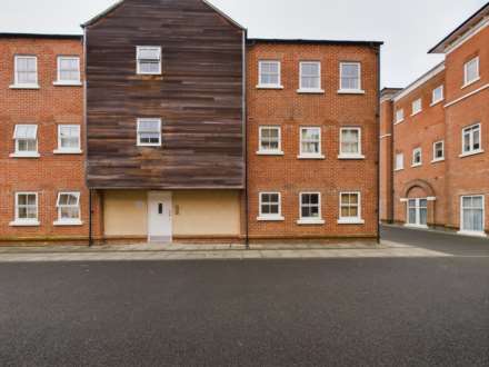 2 Bedroom Apartment, Nymet Court, Fairford Leys