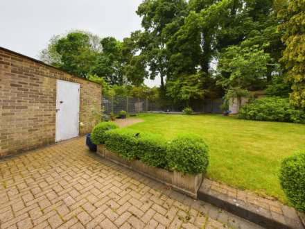 Thornton Crescent, Wendover, Image 16