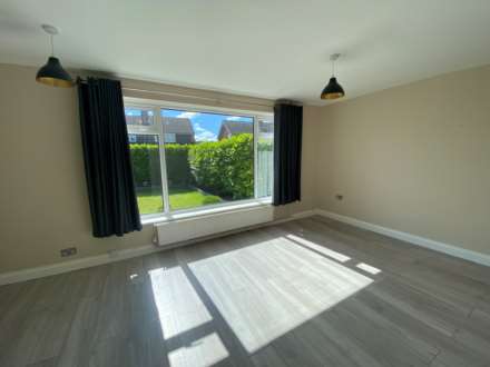 New Meadow, Aylesbury, Image 2