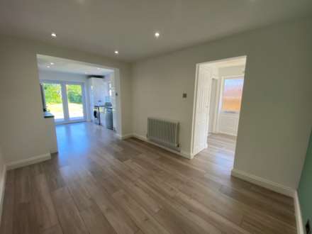 New Meadow, Aylesbury, Image 4