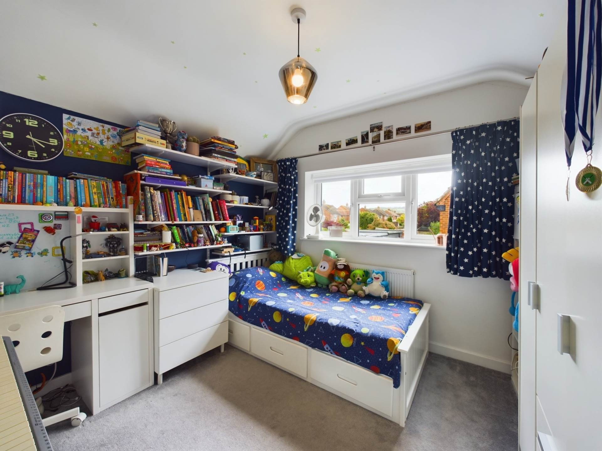 Carrington Crescent, Wendover, Image 11
