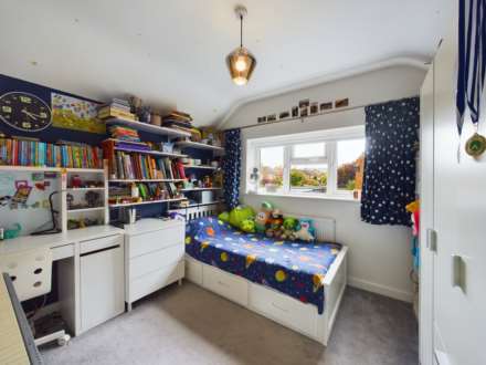 Carrington Crescent, Wendover, Image 11