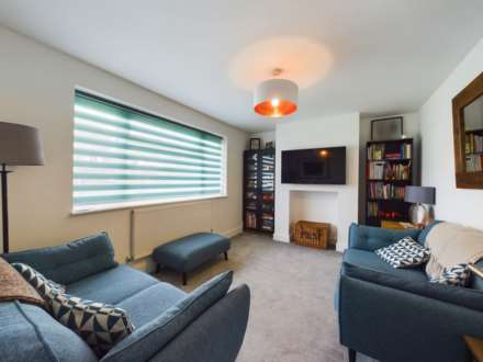 Carrington Crescent, Wendover, Image 3