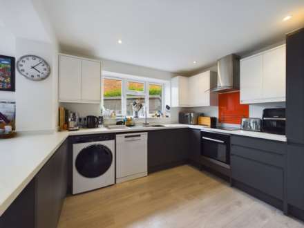 Carrington Crescent, Wendover, Image 5