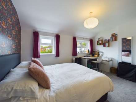 Carrington Crescent, Wendover, Image 8