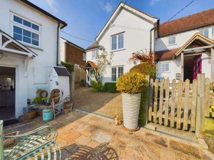 Property For Rent Wigginton Bottom, Wigginton, Tring