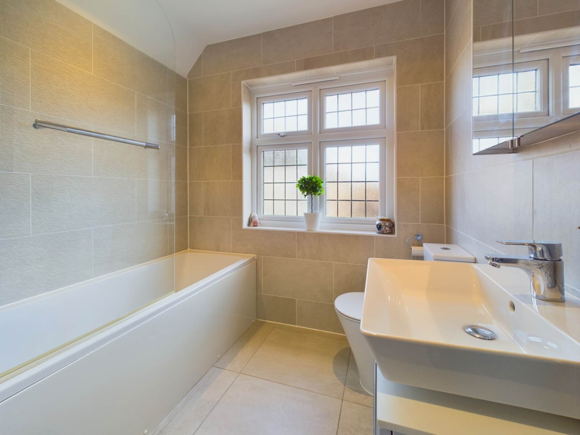 Field Rose, Weston Turville, Image 13