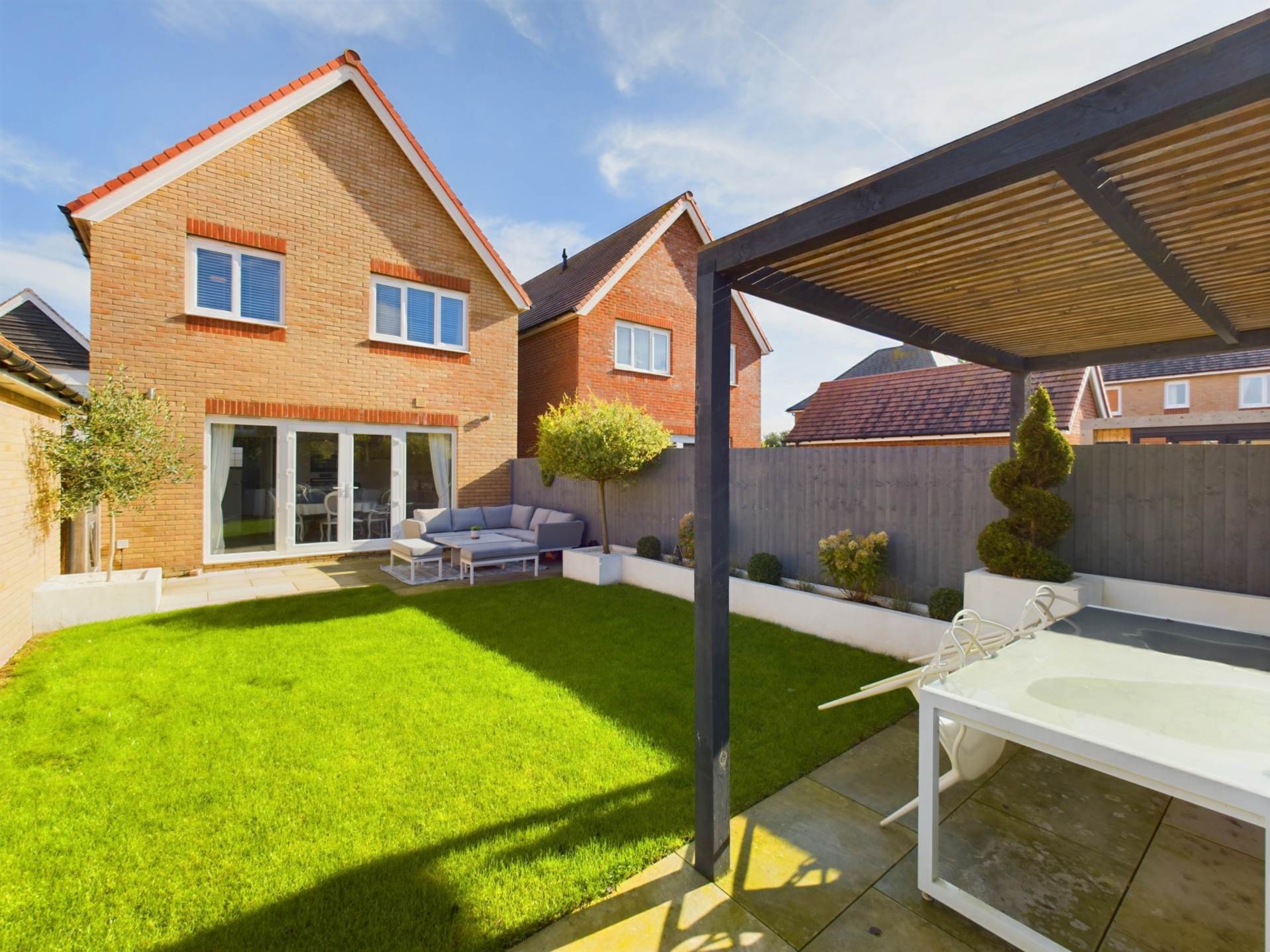 Field Rose, Weston Turville, Image 14