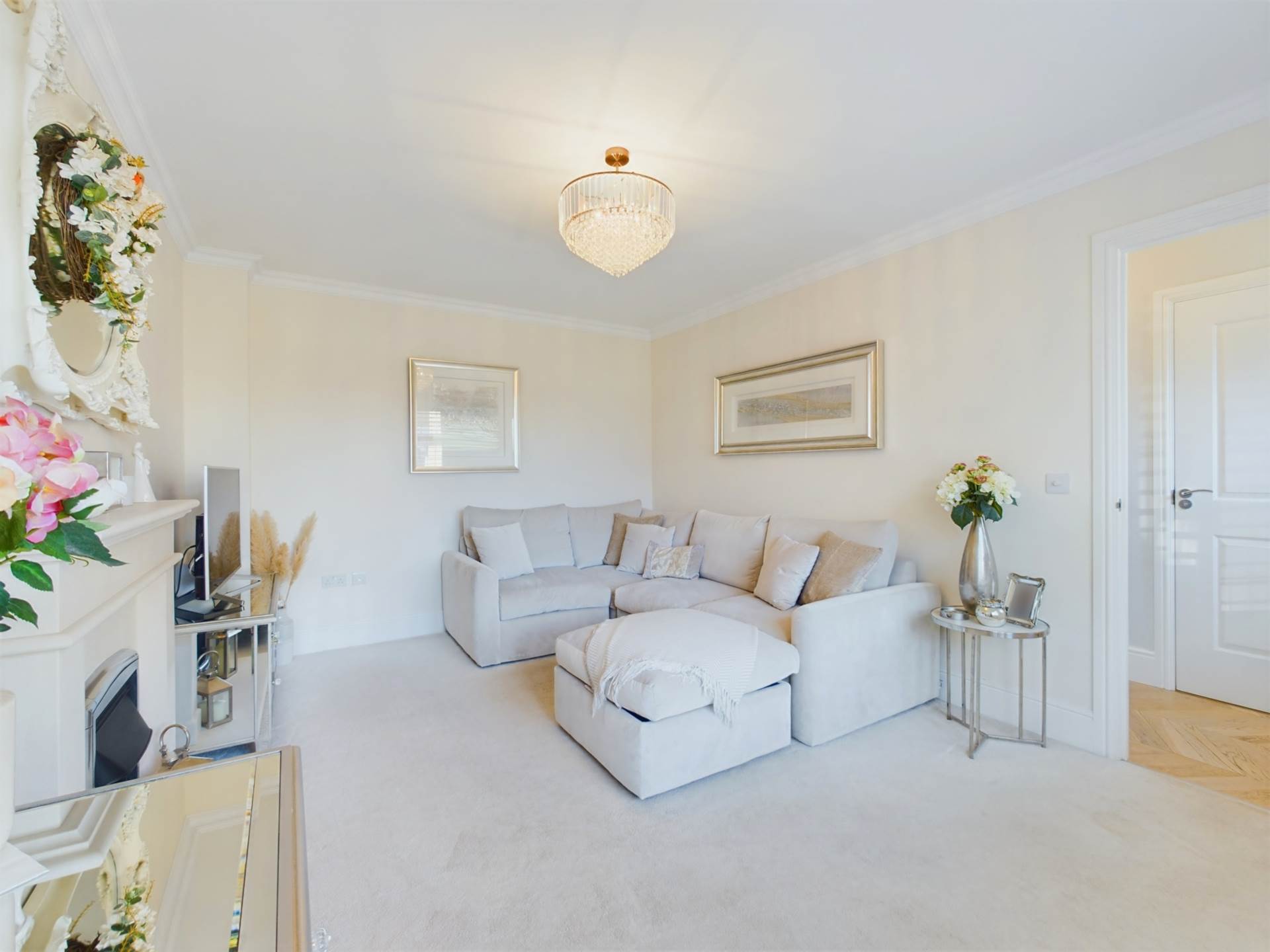 Field Rose, Weston Turville, Image 8